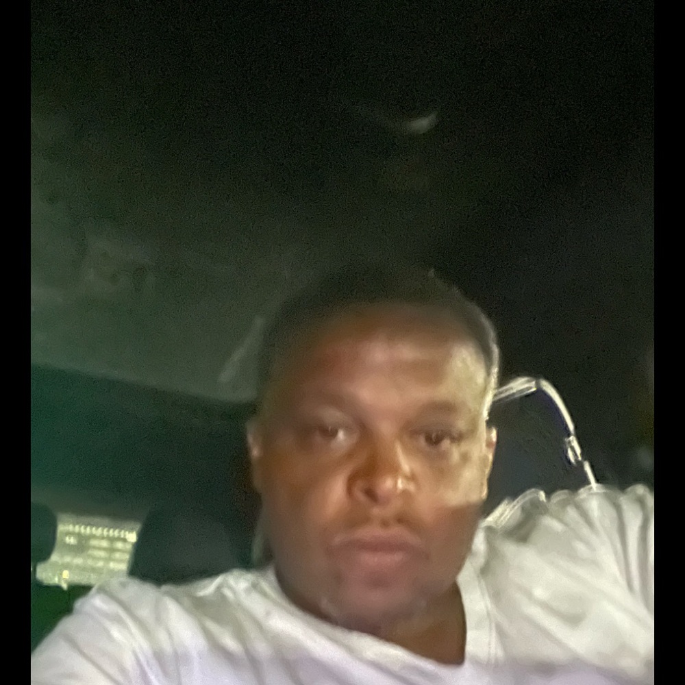 Hello everyone! I only sell new footwear!!! Thanks